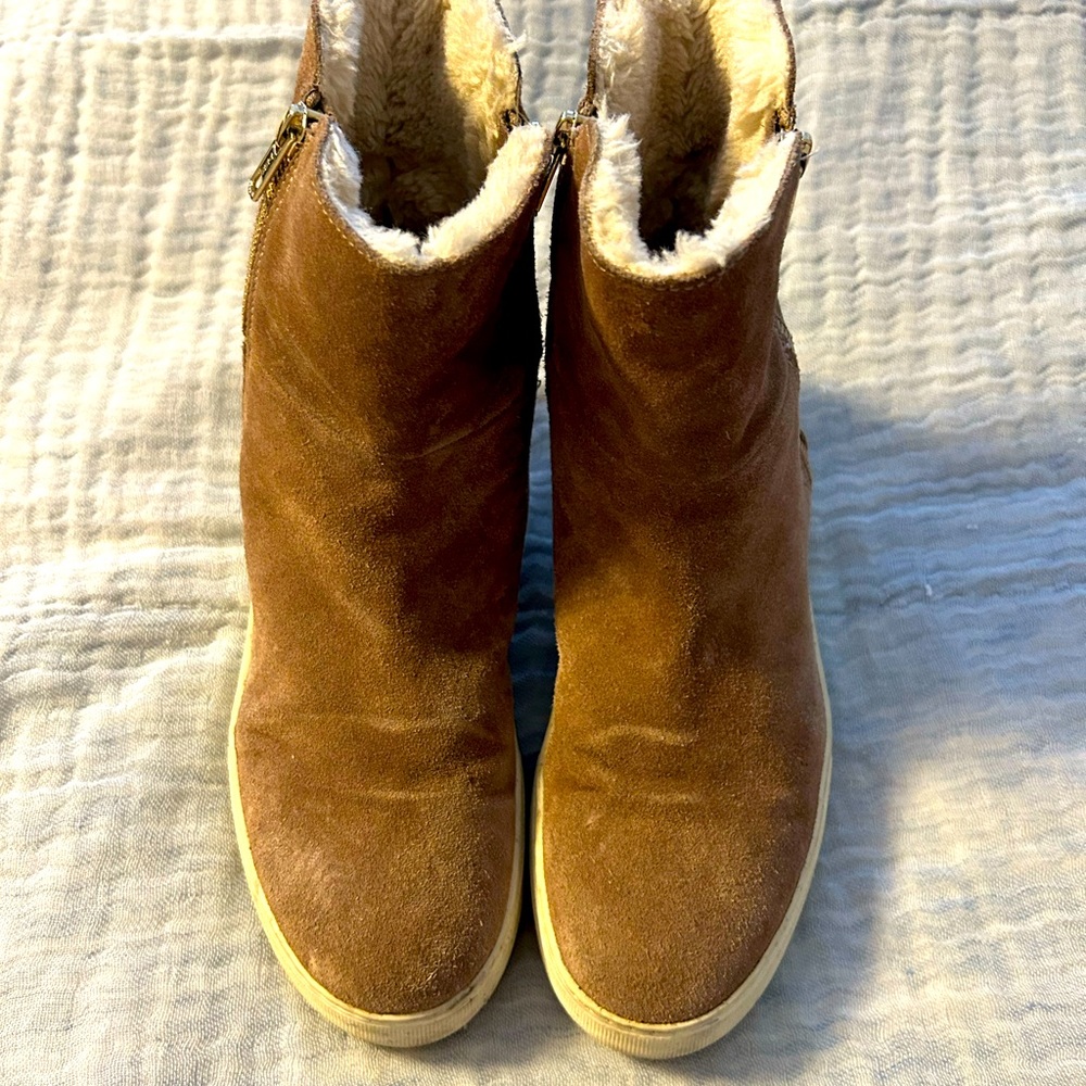 J Slides tan/brown faux fur lined sneaker bootie